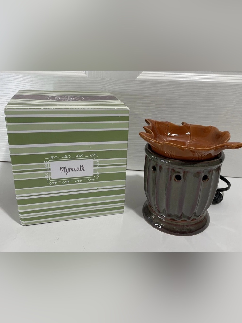 Plymouth Scentsy Full Size Wax Warmer Burner Retired Autumn Leaf